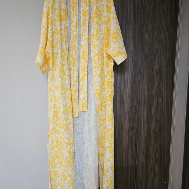 랭앤루 옐로우 패턴 맥시 로브