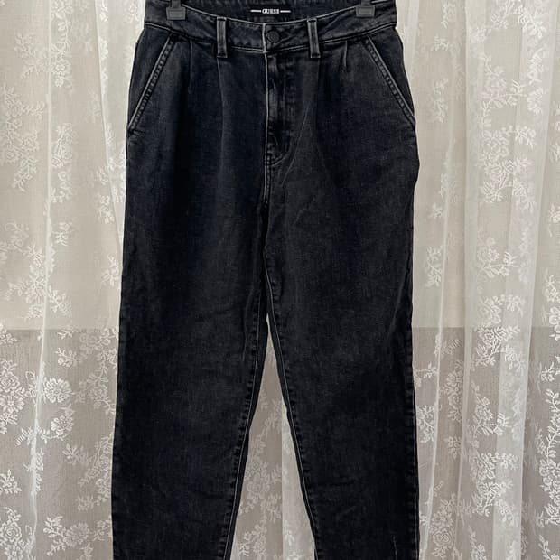 27) 게스 배기핏 핀턱 데님 팬츠