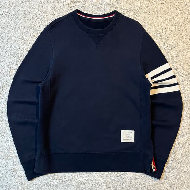 톰브라운 사선완장 클래식 맨투맨 네이비