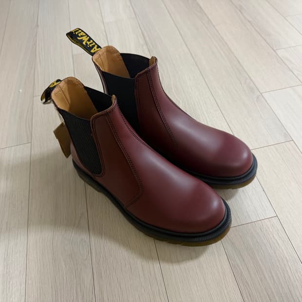 닥터마틴 2976 체리 레드 첼시 부츠 UK6 250