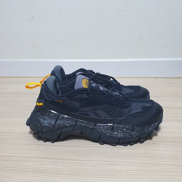 리복 직 키네티카 2.5 엣지 트레킹화 255