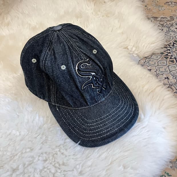black blue mlb vintage hat