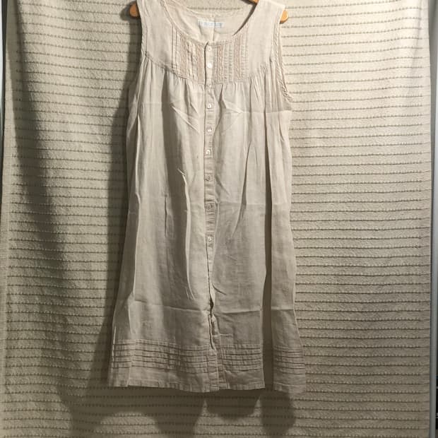 빈티지 베이지 린넨 미디엄 기장 원피스