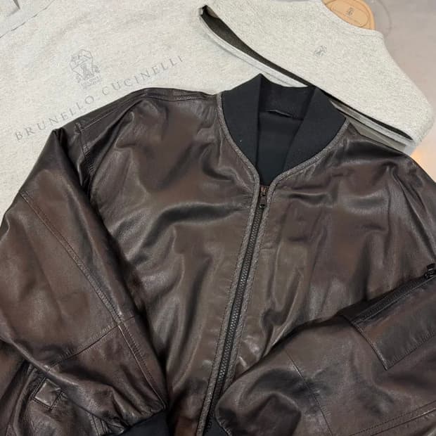 브루넬로 쿠치넬리 레더 봄버 미니멀 하이엔드 자켓 블랙 M