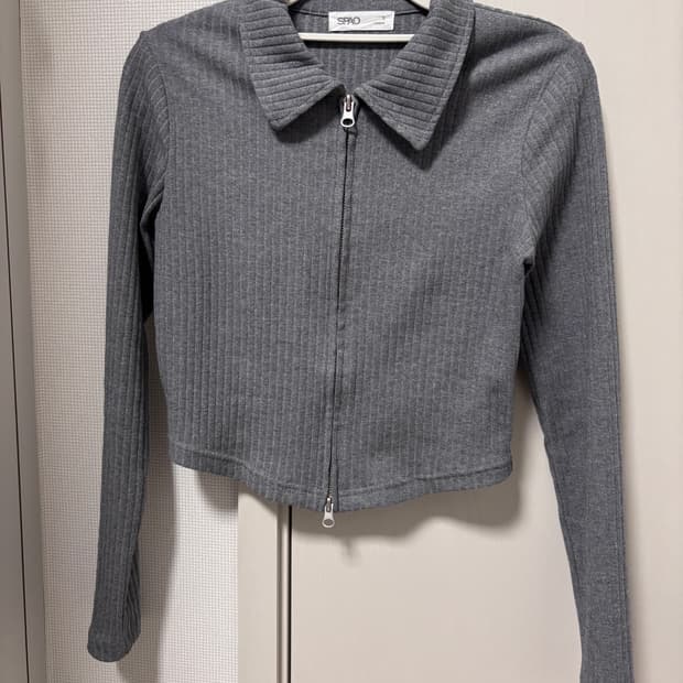 스파오 투웨이 크롭 집업 가디건