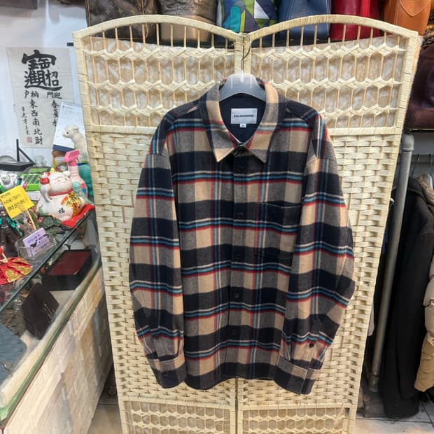 50/105 정품 솔리드옴므 플라넬 패디드 셔켓 팝니다