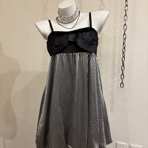 리본 포인트 블랙 스트라이프 원피스 갸루