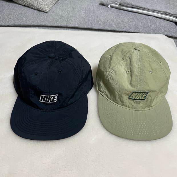 1+1 나이키 클럽 언스트럭처 플랫빌 아웃도어 캡(블랙+올리브)