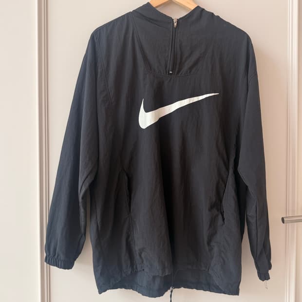 나이키(nike) 스우시 반집업 아노락 블랙