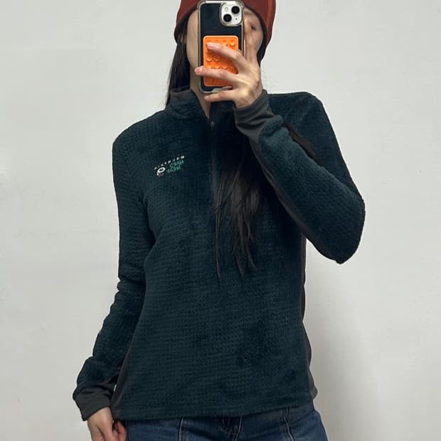 마운틴하드웨어 자수로고 하프집업 플리스