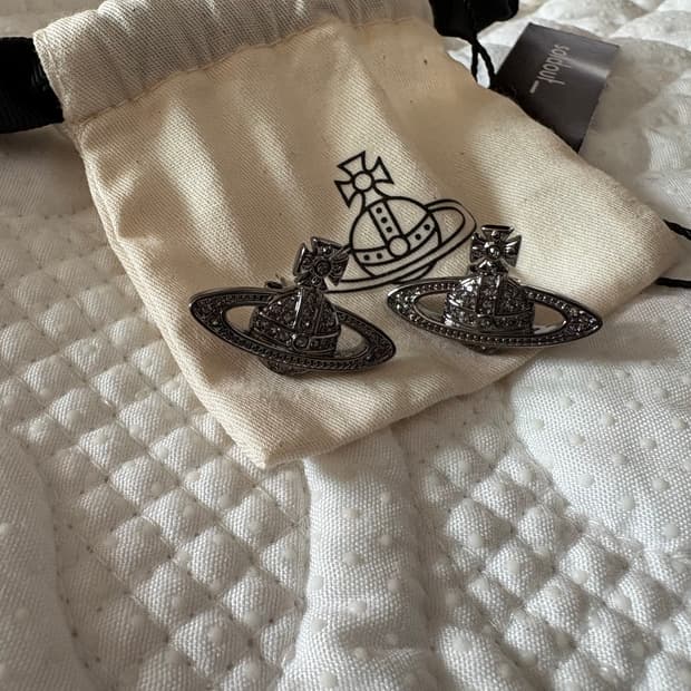 비비안웨스트우드 귀걸이