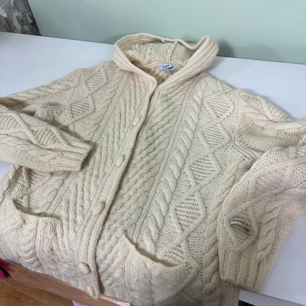 우먼M-L 크로커다일 아이보리 헤비울 후드 꽈베기가디건