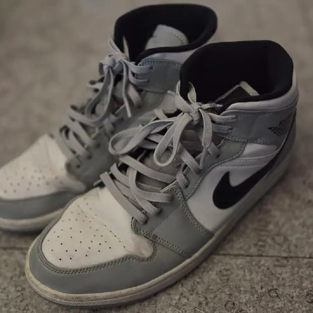 나이키 조던1 스모크그레이 285 황금사이즈 미드