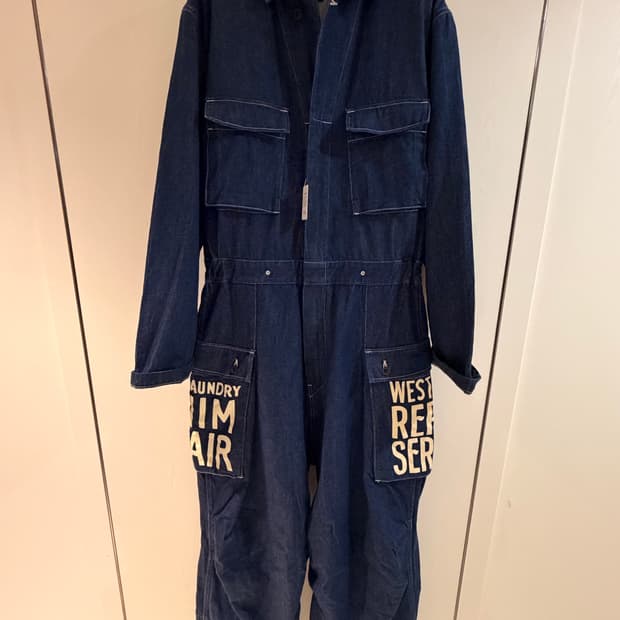 캐피탈 점프슈트