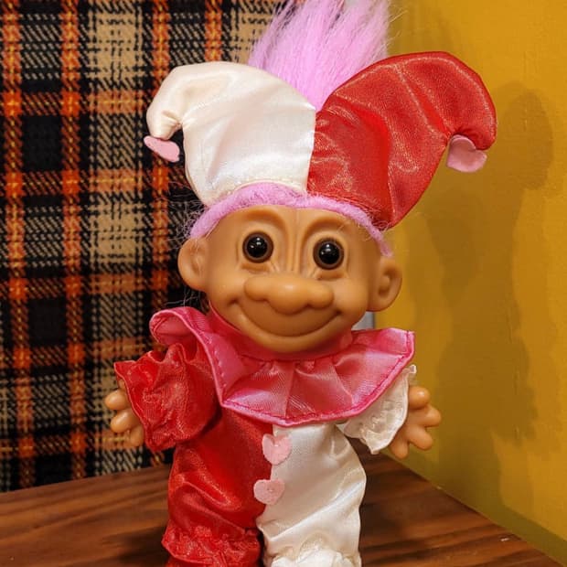 러스트롤 인형 광대옷과 모자만 판매