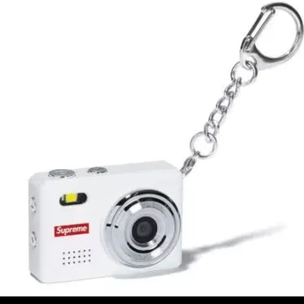 슈프림 카메라 키체인