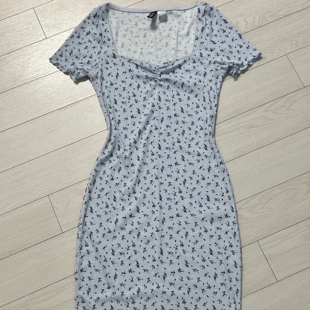 H&M 잔꽃무늬 베이비 블루 반팔 원피스