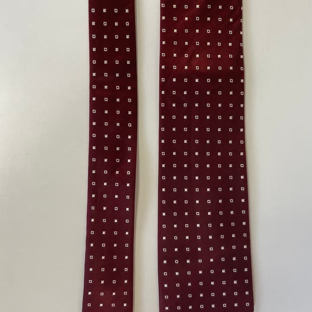 아쿠아스큐텀 넥타이