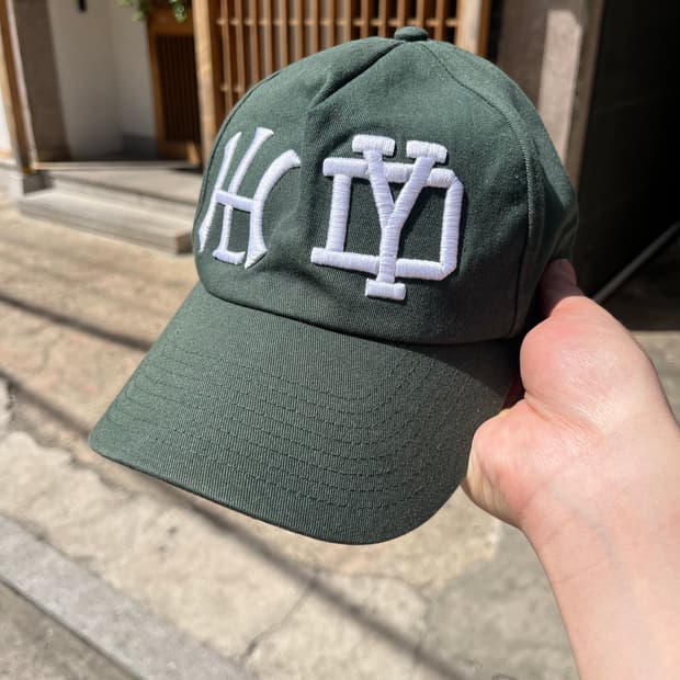 홀리데이브랜드 볼캡