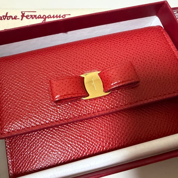 [새상품] 페레가모  바라 보우 카드지갑