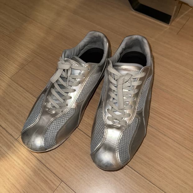 야세 프라다 스니커즈