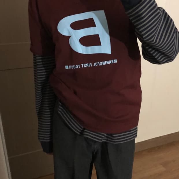 블러 반팔티 버건디