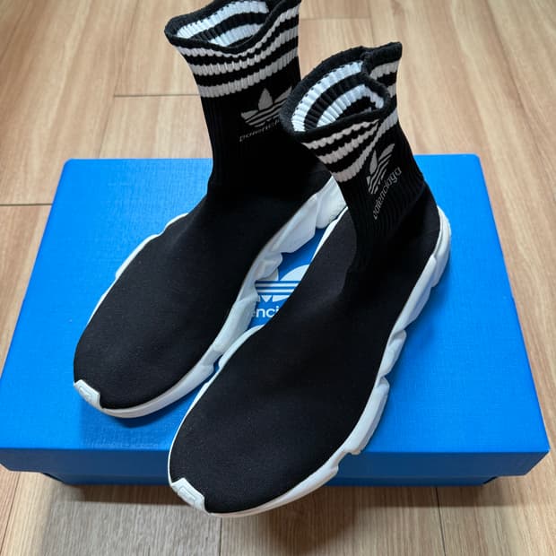 [EU43] 발렌시아가 아디다스 스피드러너