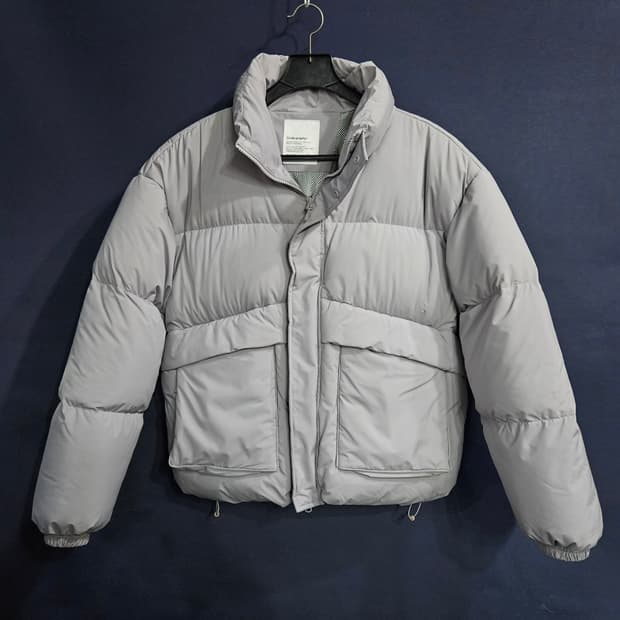 코드그라피 라이트그레이 남성 세미오버핏 95 덕다운 숏패딩 