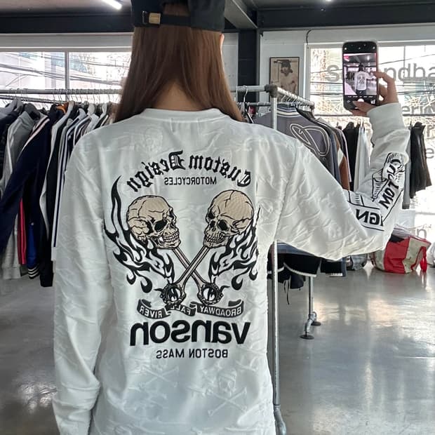 벤슨 Boston Mass 엠보 스컬자수 롱슬리브 긴팔티