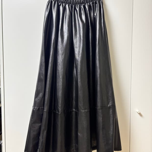 보세 블랙 레자 롱 스커트