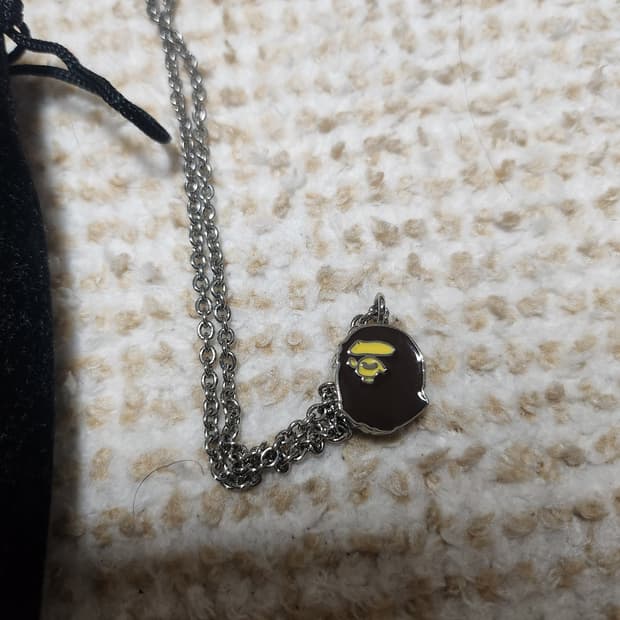 베이프 로고 목걸이