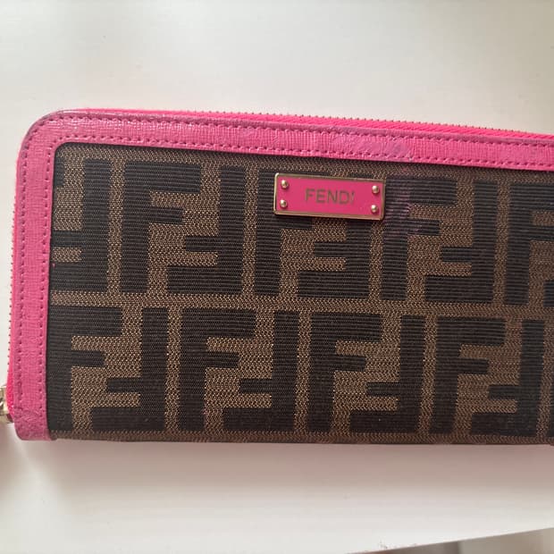 펜디 여성 장지갑