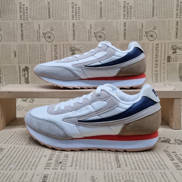 휠라 뉴로조거 여성운동화240 