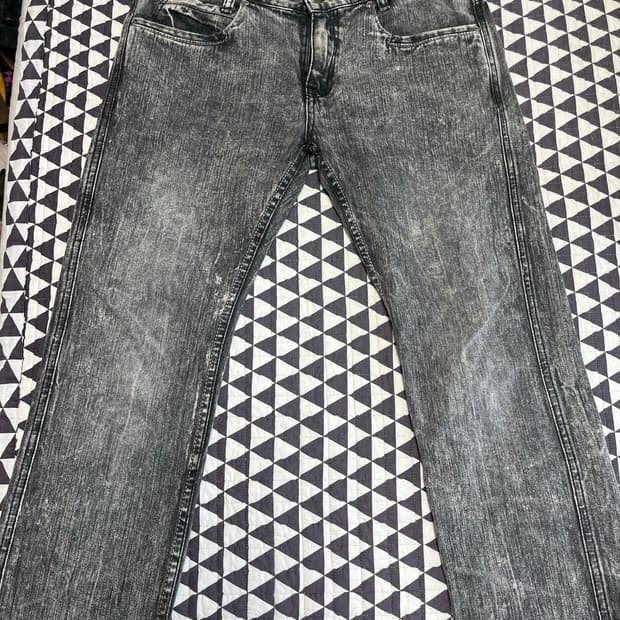 Lee storm rider Jean