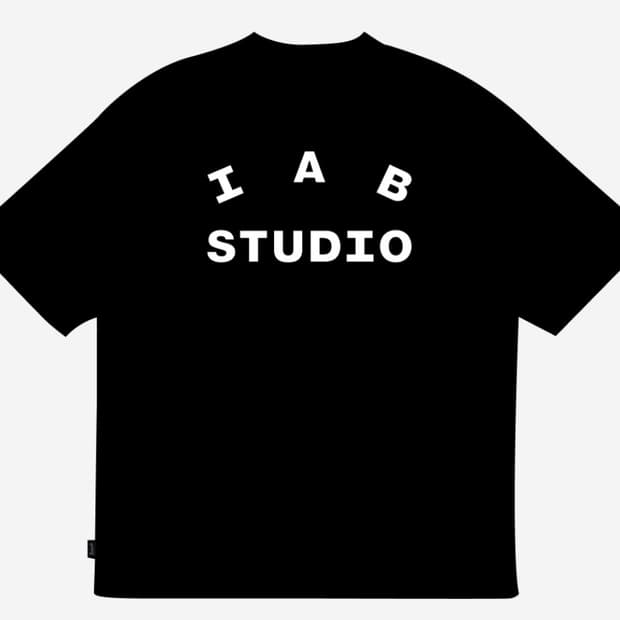 아이앱 스튜디오 IAB STUDIO 티셔츠 블랙