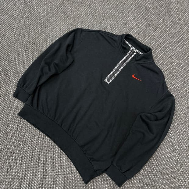 나이키 스우시 반집업 블랙s