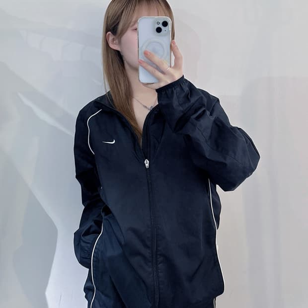 나이키 스우시 바람막이