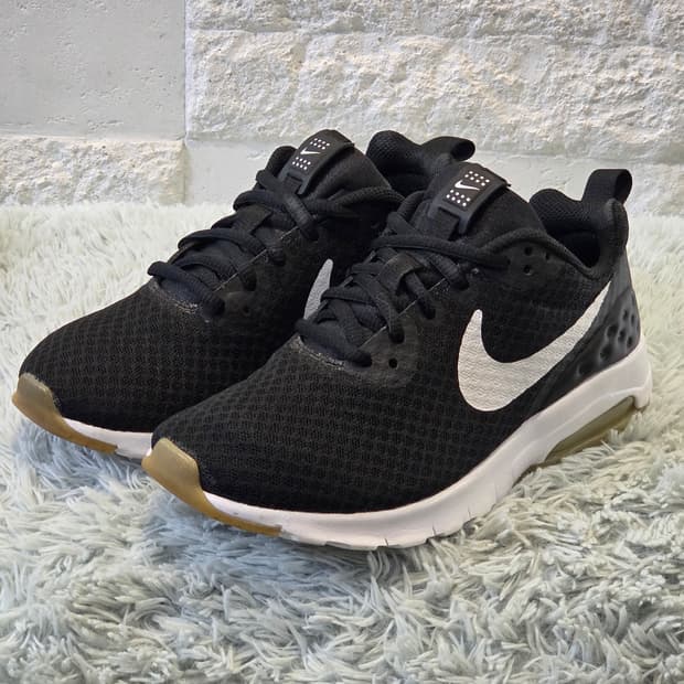 3q-25:나이키 에어 맥스 모션 2 GS 블랙 화이트 (22.5cm)