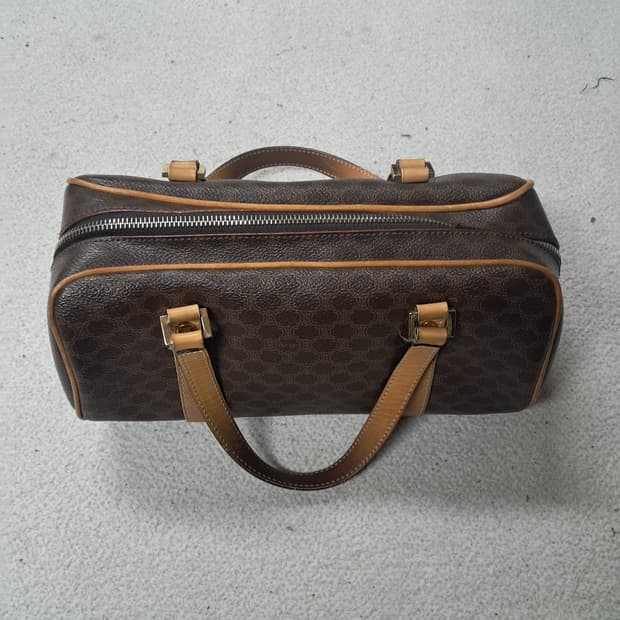 셀린느 트리오페 마카담 롤러백