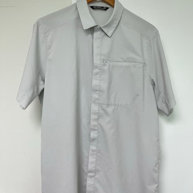 아크테릭스 스카이라인 반팔 셔츠