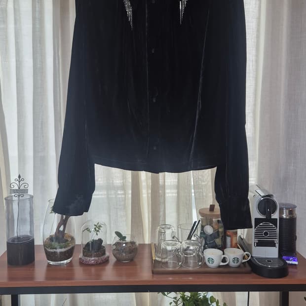 벨벳소재 카라 블라우스