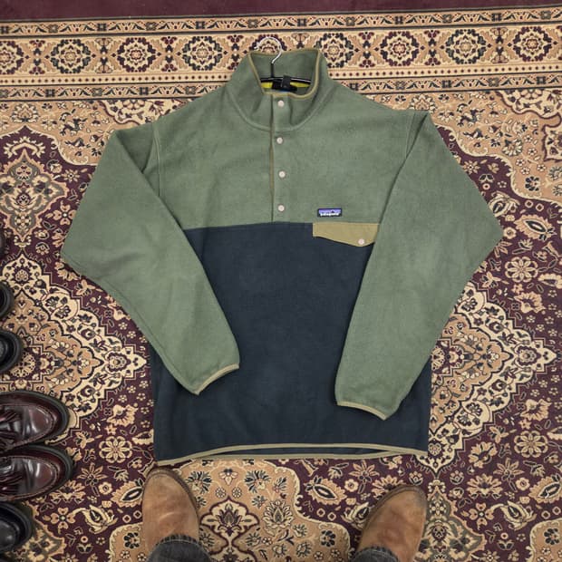 파타고니아 신칠라 카키 그린 L 17년도 제품 켄달제너 맛