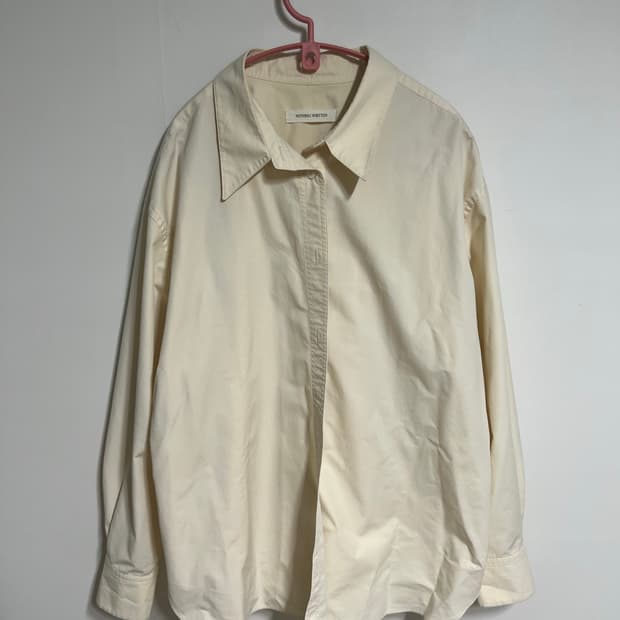 낫띵리튼 버터크림컬러 셔츠