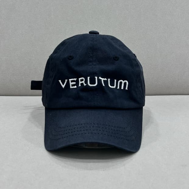 Verutum 베루툼 블랙 볼캡 모자