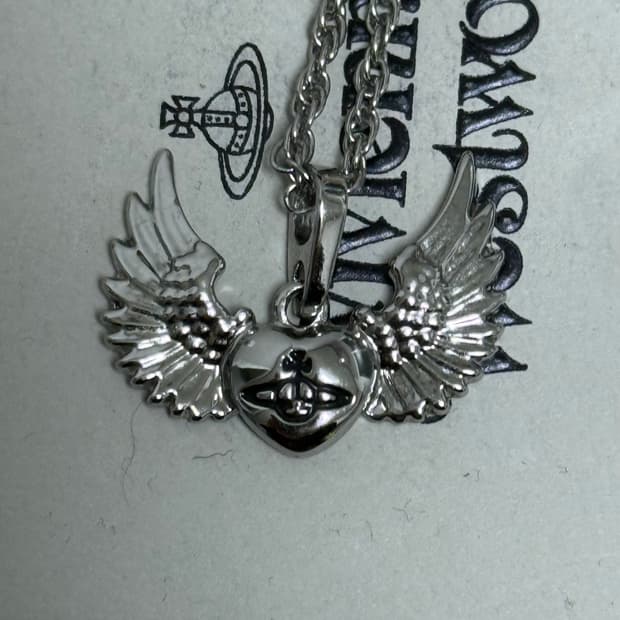 비비안웨스트우드 날개 목걸이 