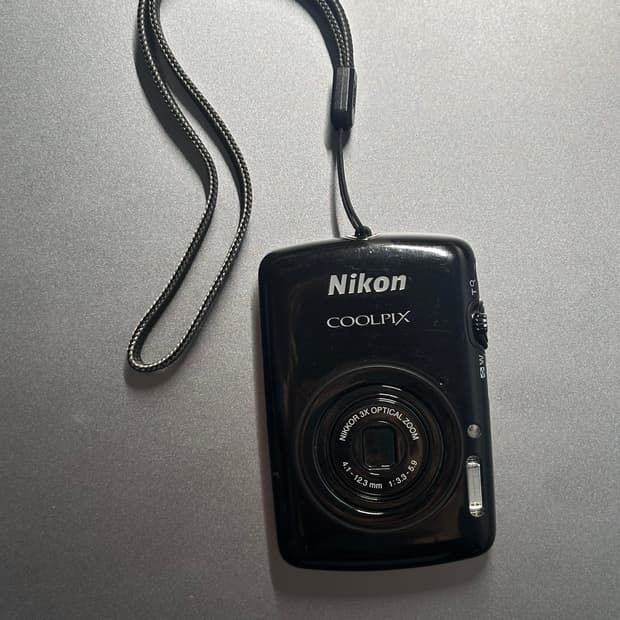 니콘 쿨픽스 s01