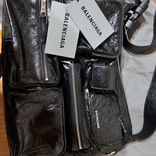 발렌시아가 수퍼비지 메신저백