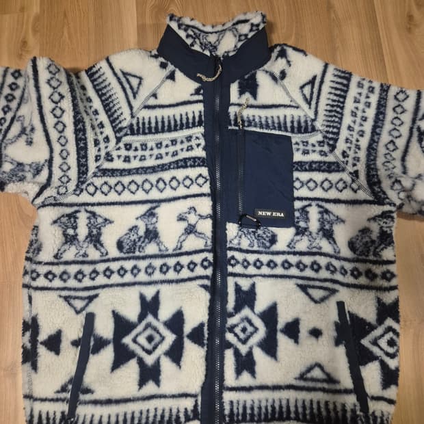 뉴에라 노르딕 패턴 후리스