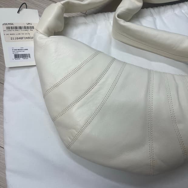 르메르 크루아상 스몰 화이트 새상품