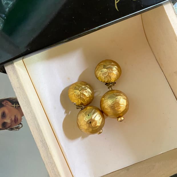 빈티지 금색 볼 귀걸이 귀찌